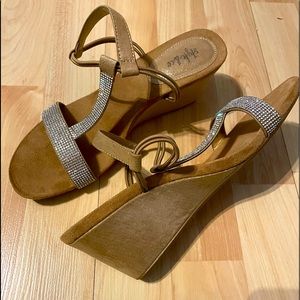 Style & Co brown/gold wedge size 6 1/2